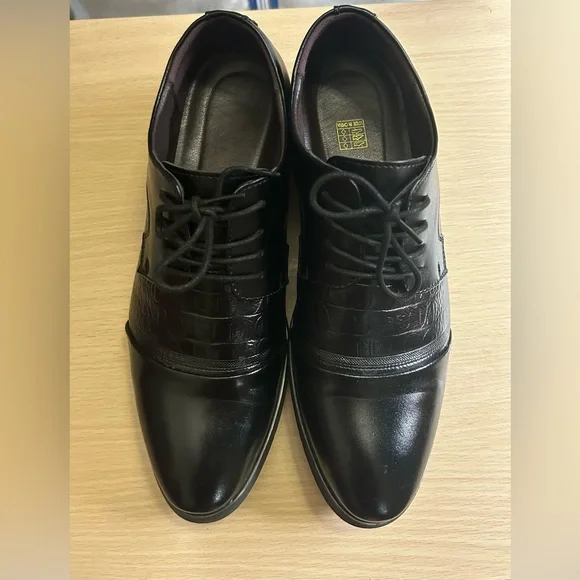 FAUX Leather shoes with crocodile style texture size 43 - Picture 2 of 7